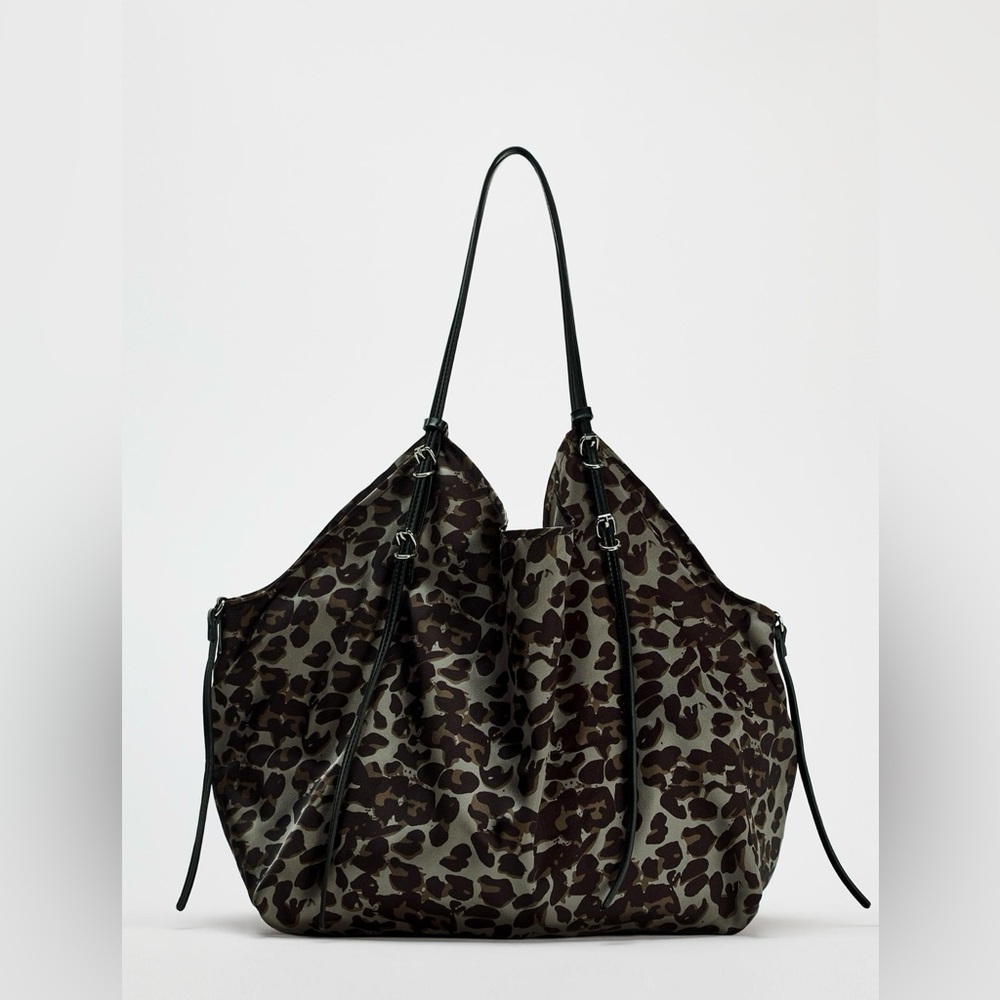 ZARA SATIN-EFFECT SHOPPER BAG - Leopard